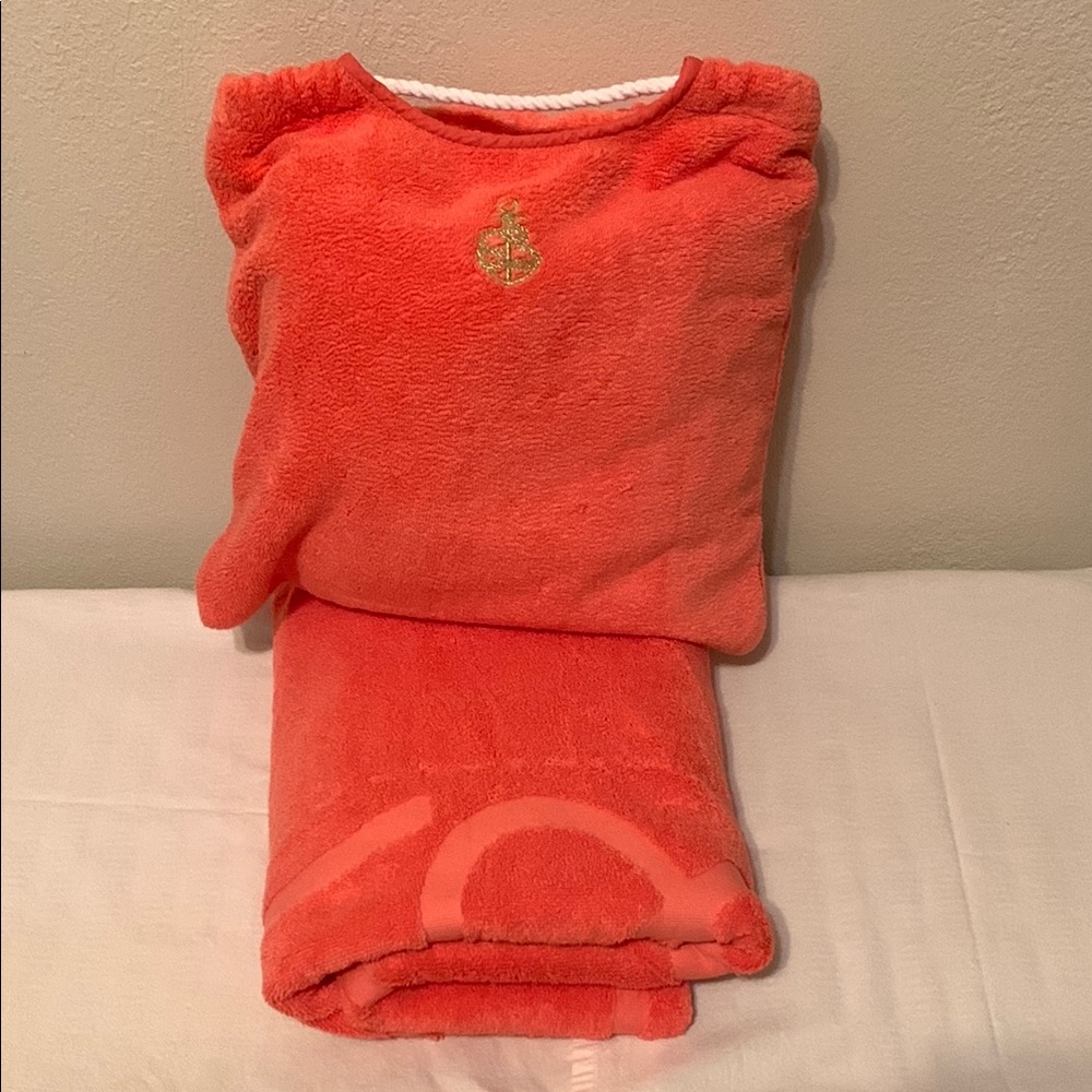 Oversized Bath & Body Works Coral Beach Towel